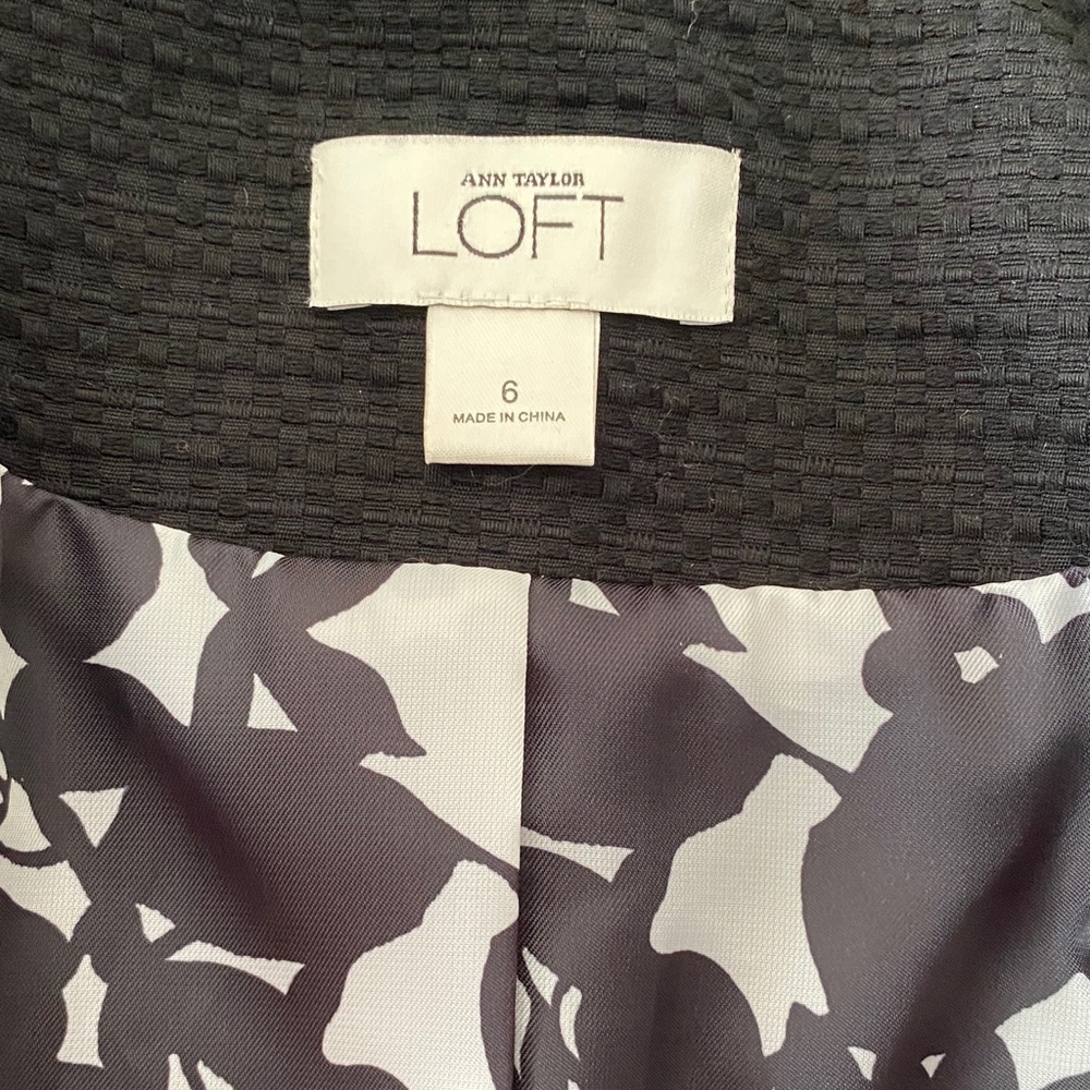 Ann Taylor LOFT Black Coat w White Piping – Tailored Vintage Style Jacket Size 6 - Picture 6 of 12